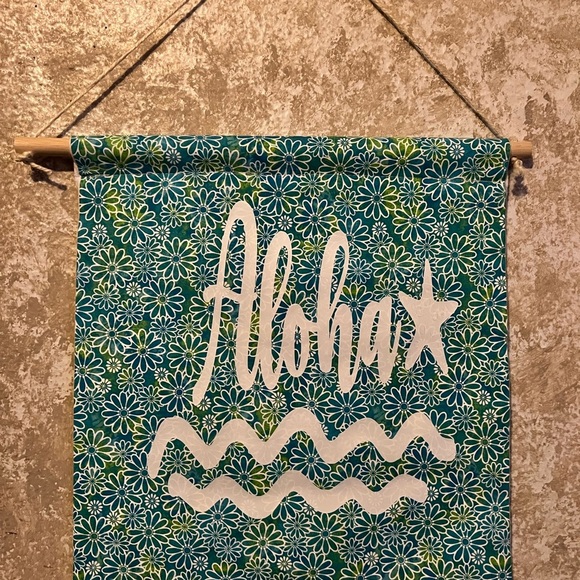 Aloha Floral Wall Hanging - Picture 1 of 2